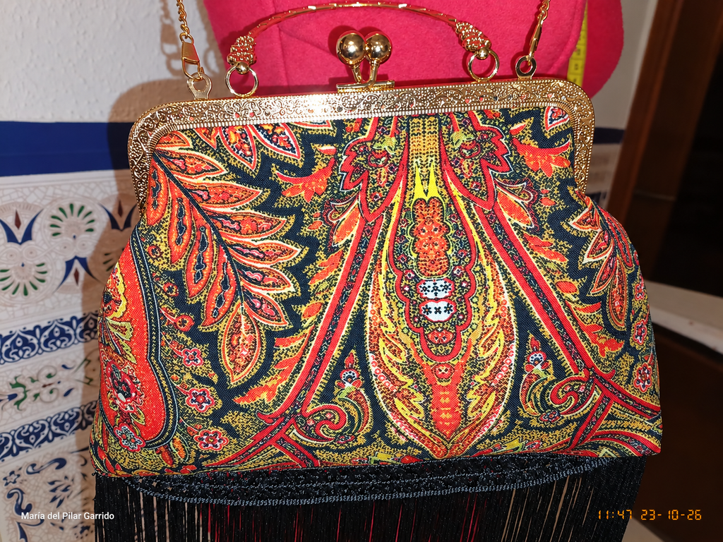 Bolsos con flecos y boquilla vintage, tela 100 colores y Manton de manila
