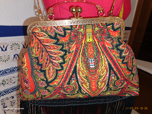Bolsos con flecos y boquilla vintage, tela 100 colores y Manton de manila
