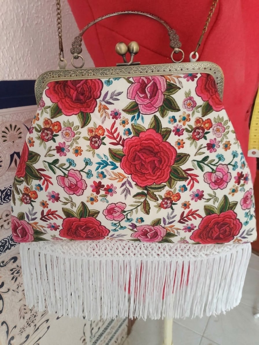 Bolsos con flecos y boquilla vintage, tela 100 colores y Manton de manila