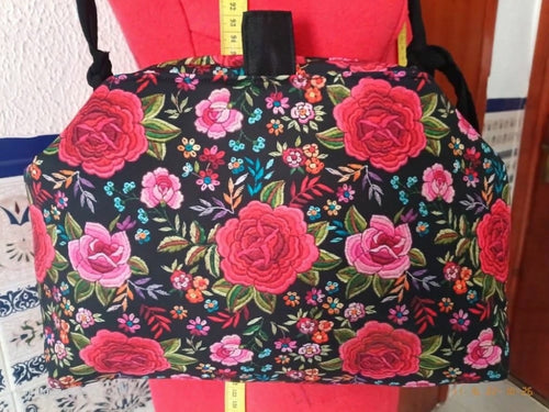 Bolso de gran capacidad en tela de mantón de Manila