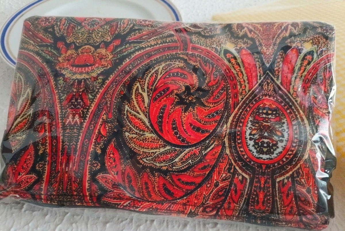 Foto paisley sin precio ni etiqueta blanca