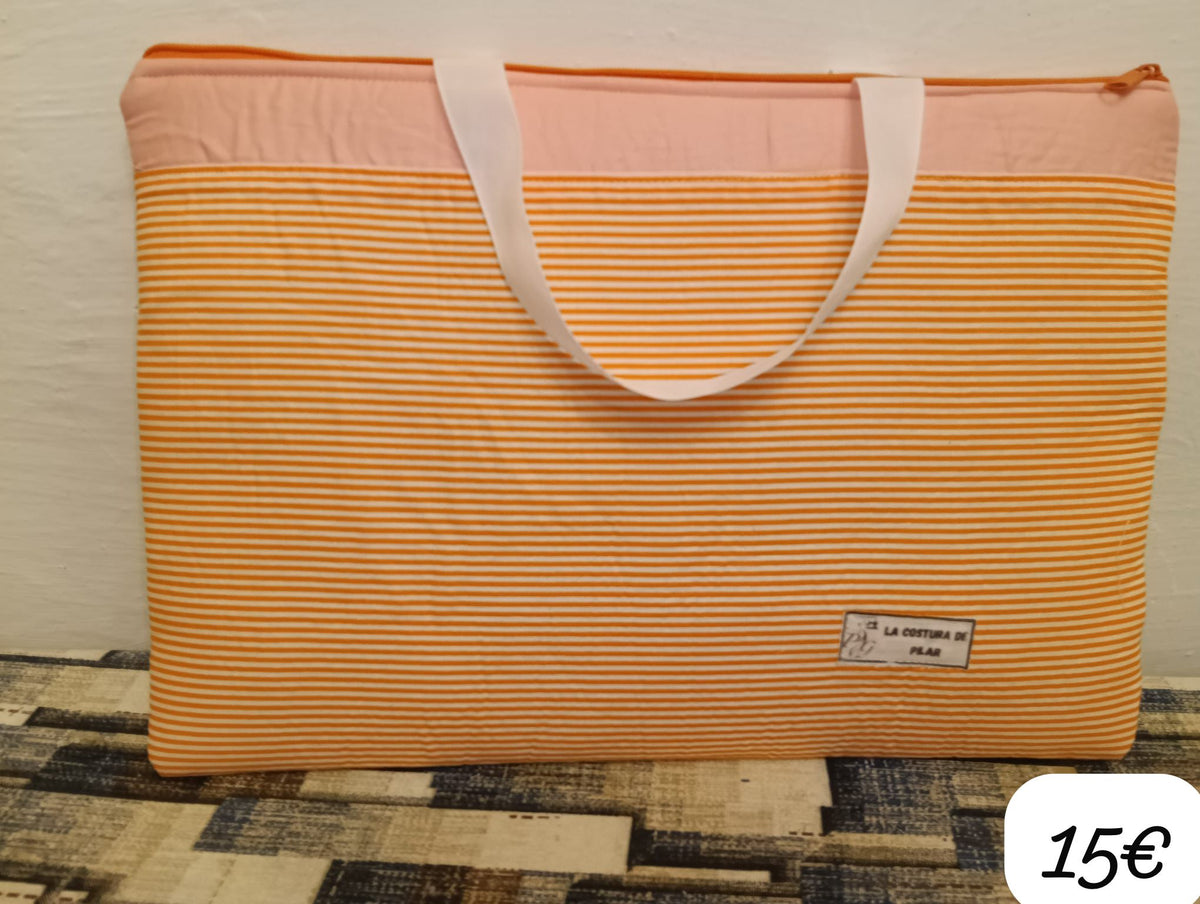 Funda de ordenador artesanal – La Costura de Pilar