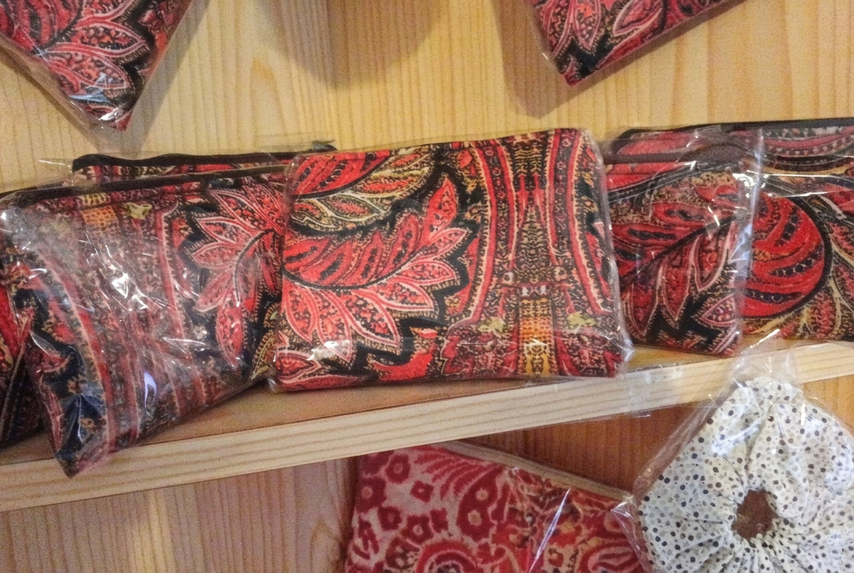 Monederos paisley sin precios ni etiquetas